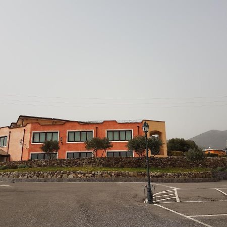 Hotel Le Tre Rose Bono  Zewnętrze zdjęcie
