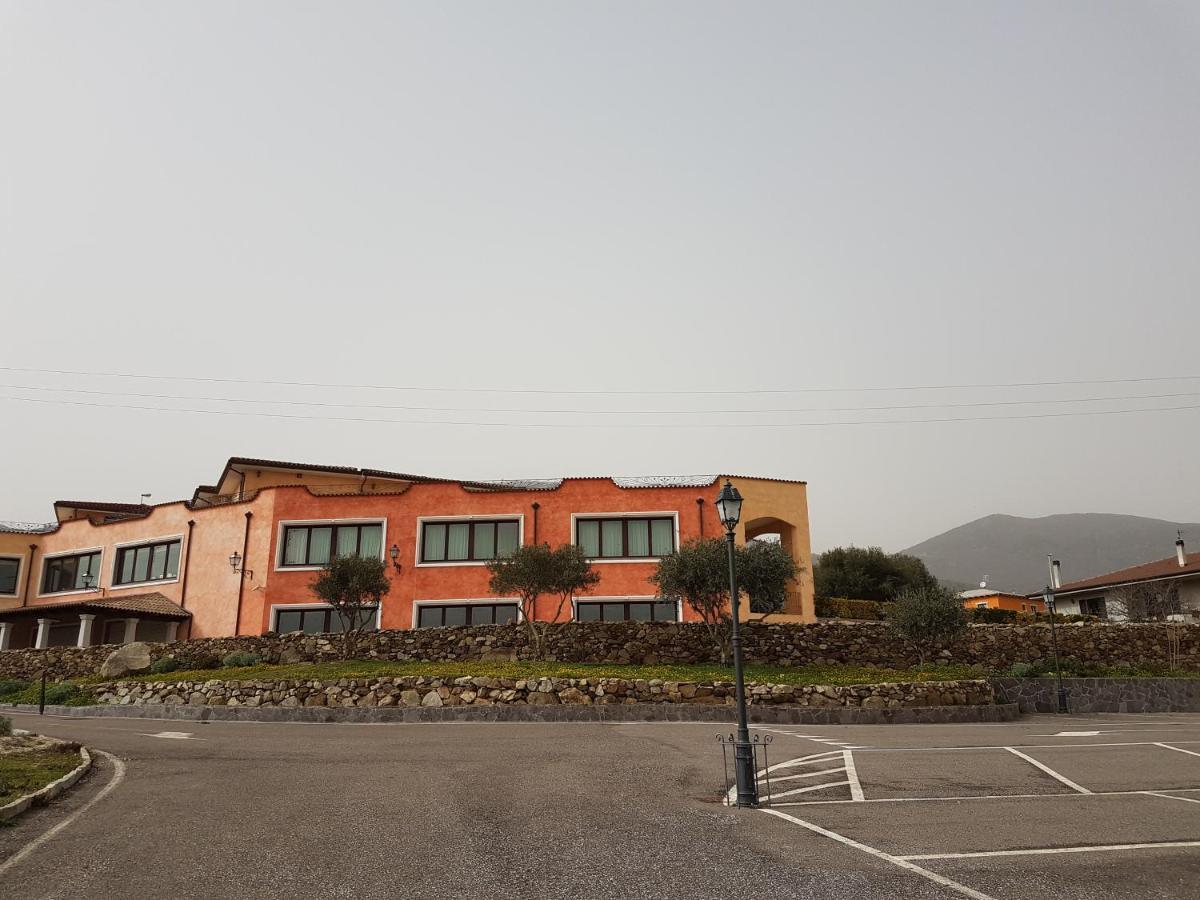 Hotel Le Tre Rose Bono  Zewnętrze zdjęcie