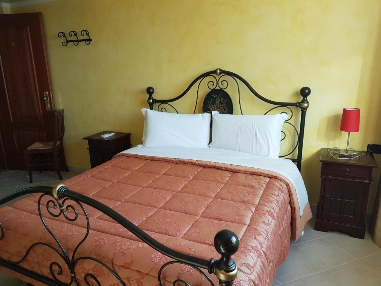 Hotel Le Tre Rose Bono  Zewnętrze zdjęcie