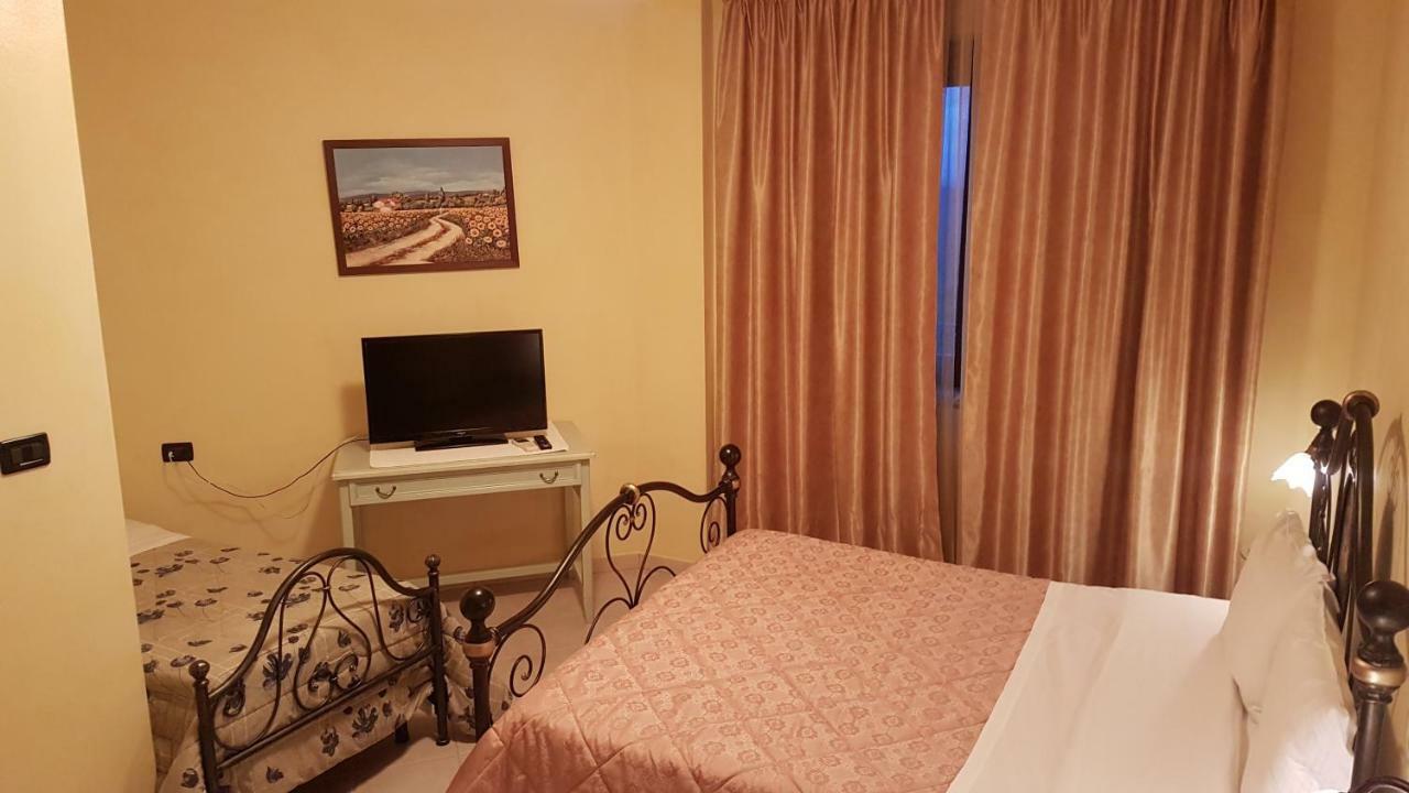 Hotel Le Tre Rose Bono  Zewnętrze zdjęcie